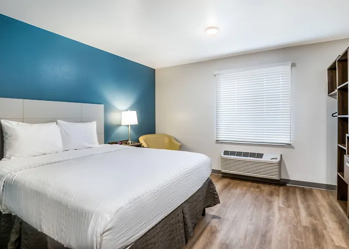 Woodspring - Chicago * Downers Grove