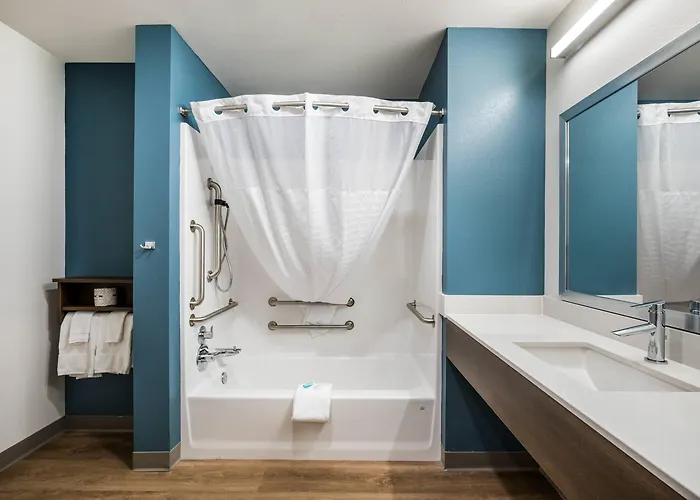 Woodspring - Chicago * Downers Grove