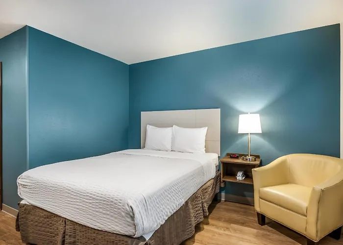 Woodspring - Chicago Downers Grove